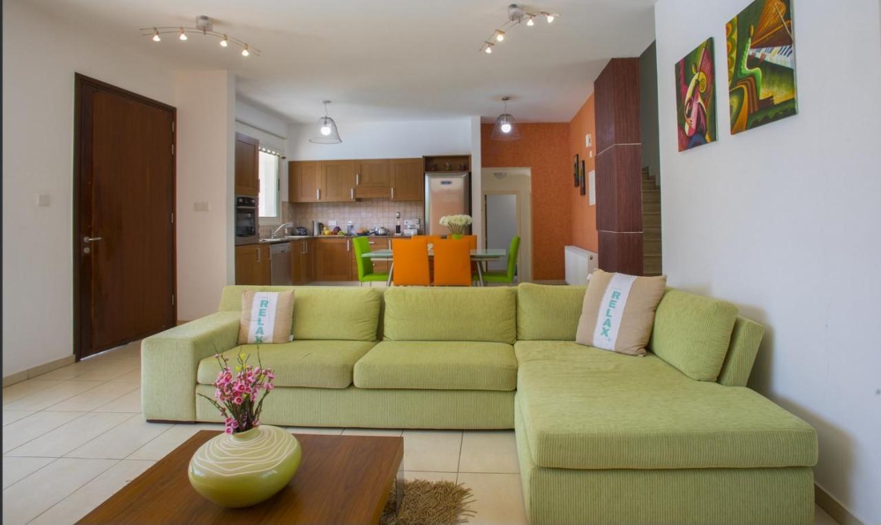 Soothing Sunset Villa With Private Pool, 200M From The Beach بيرفوليا المظهر الخارجي الصورة
